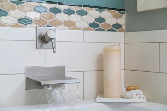 Master-Bath-Tiled-in-Tub-with-Brushed-Nickel-Hardware-and-Custom-Tile-surround-and-Backsplash