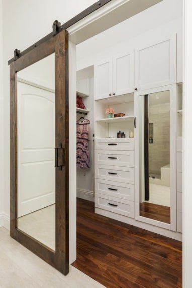 master-bathroom-walk-in-closet