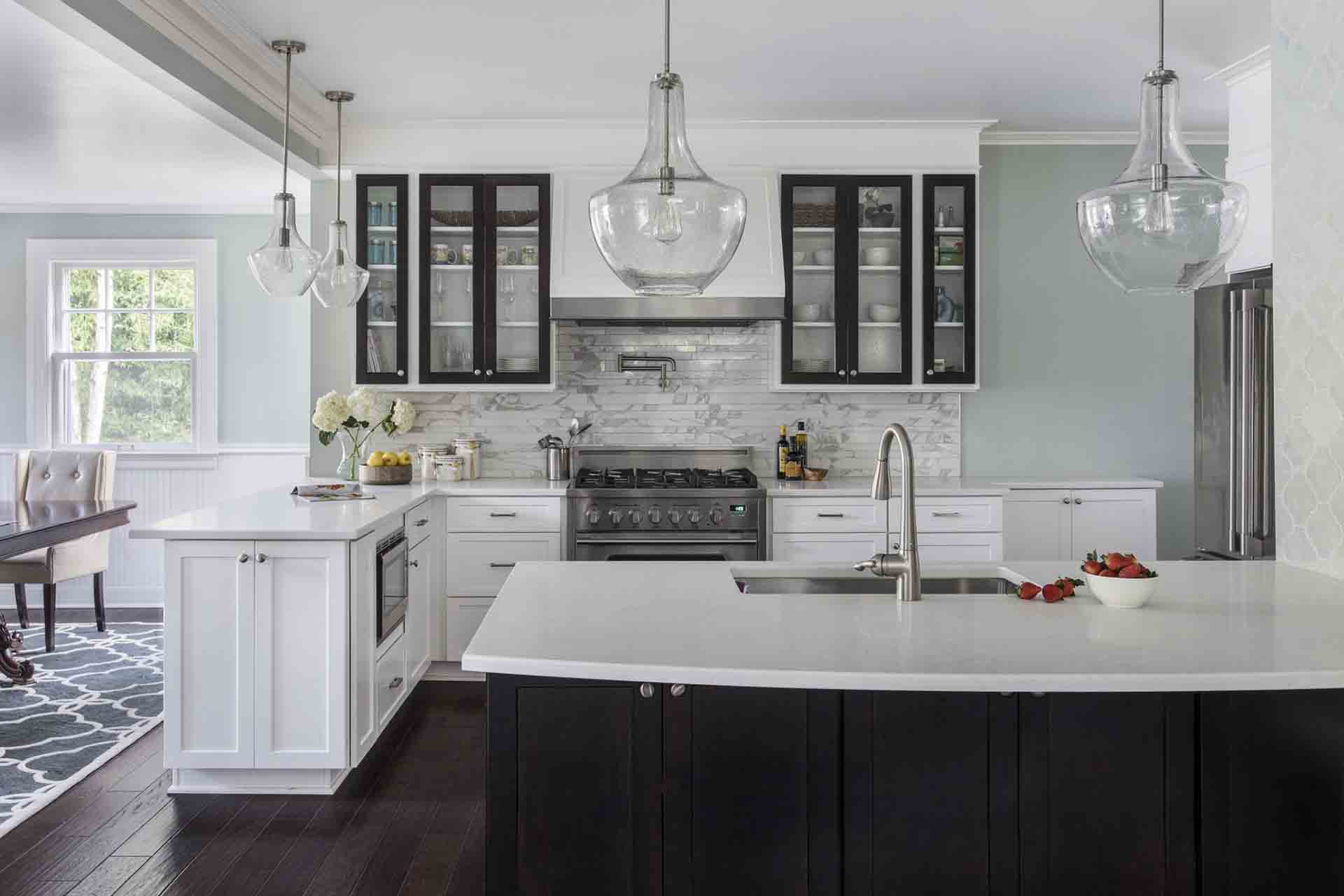 Breakfast Bar without stools looking toward the stove