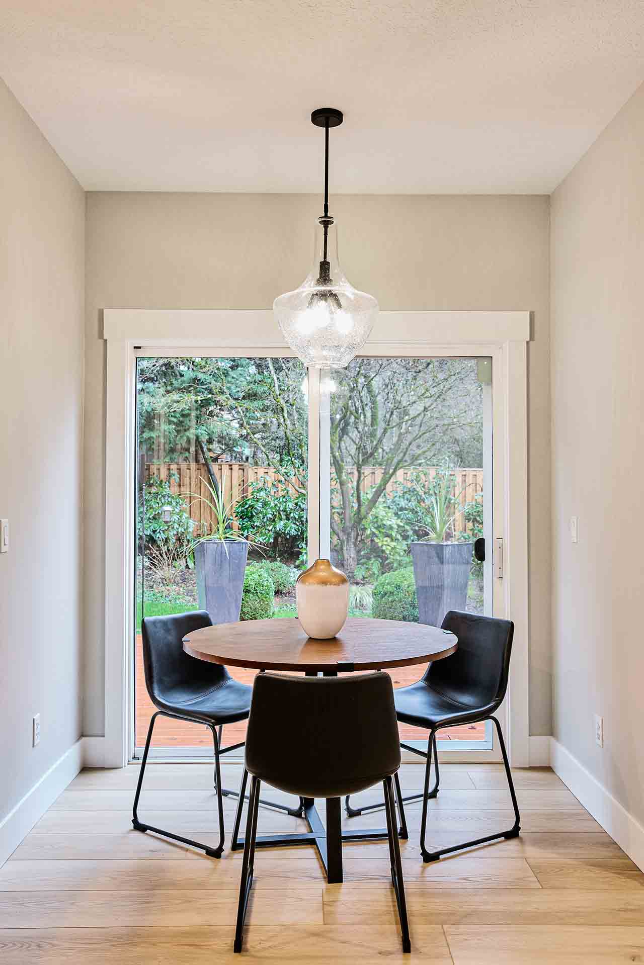 Kitchen Eating Area