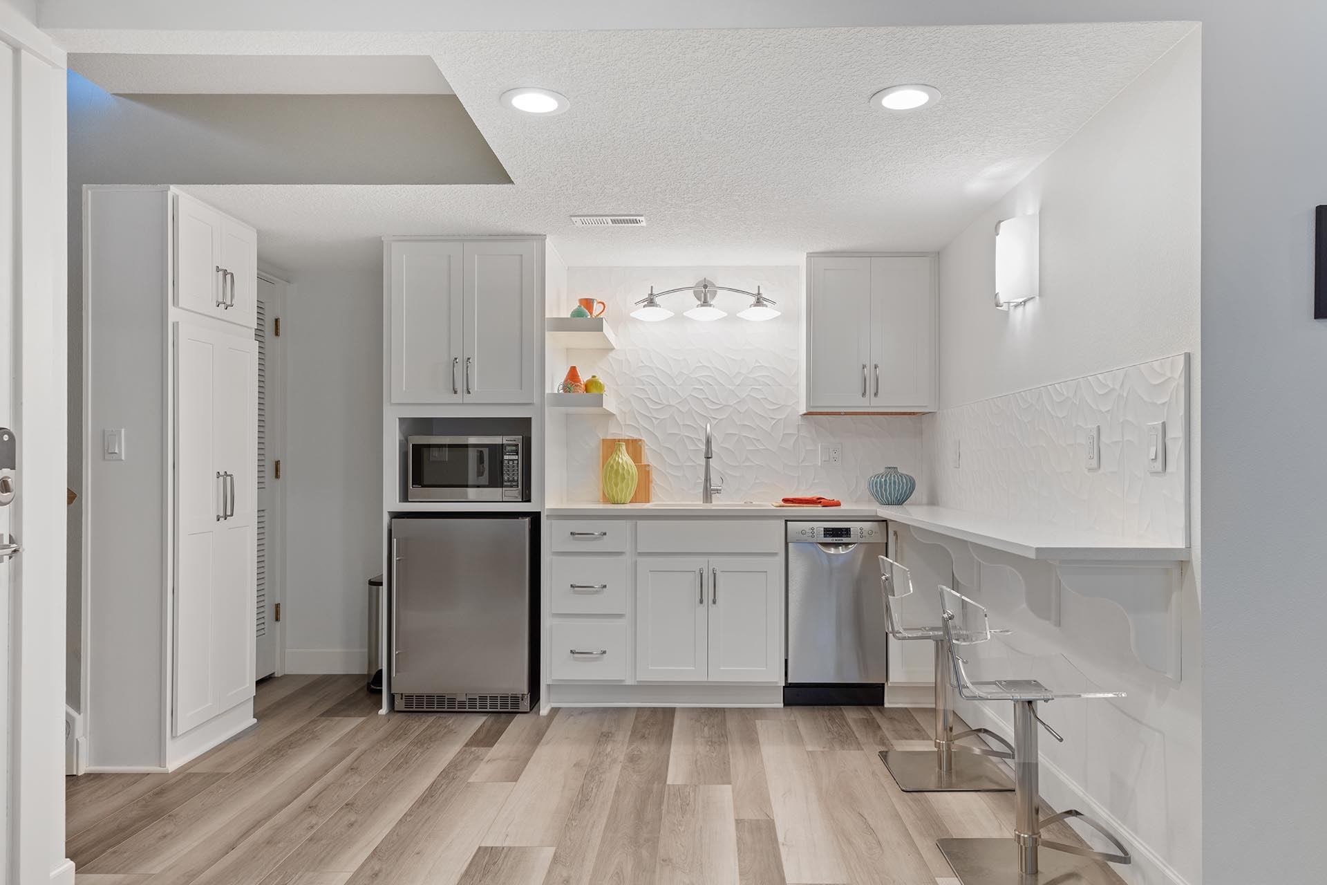 kitchen area with sitting counter